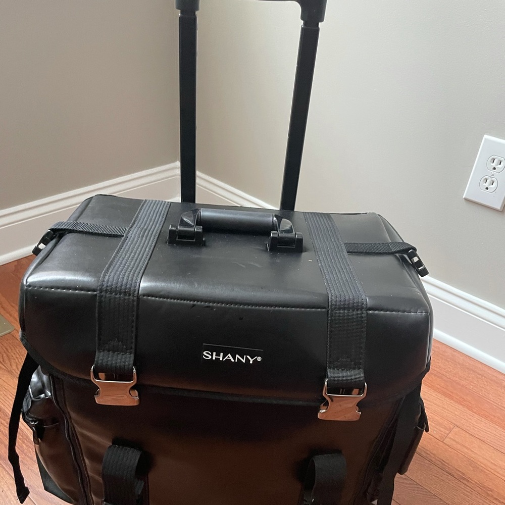 Shany MAKEUP ARTIST SOFT ROLLING TROLLEY CASE